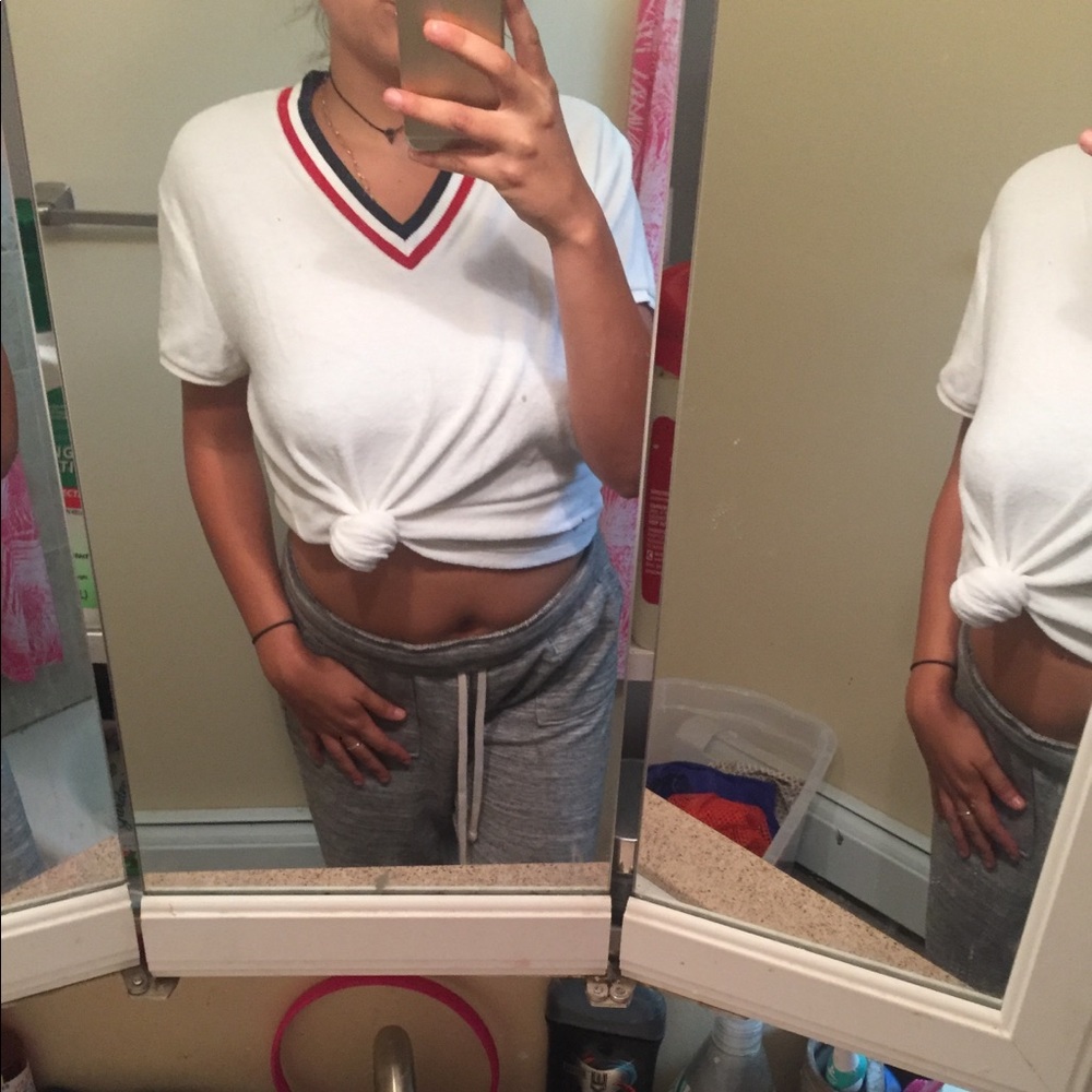 White trim v neck top